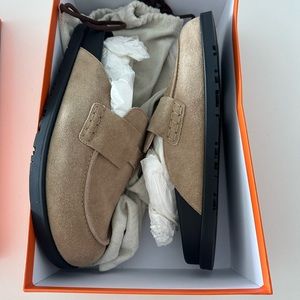 Hermes sandals brand new with the box and dust bags,never worn new with the tag!